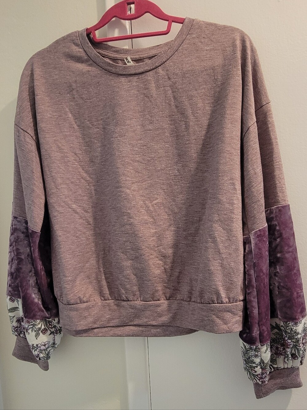Tresics Mauve Crewneck Sweatshirt with Purple Velvet Sleeve Panels M